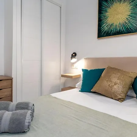 Apartment Modern Unit 5 Mins Walk To Historical *